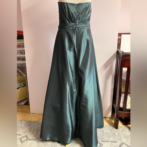 Women’s Prom/Formal Gown/Dress, Sz 12, Dk Green, Ruched Bodice, Strapless - Picture 2 of 9